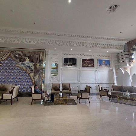 Grand Qin Hotel Banjarbaru Extérieur photo