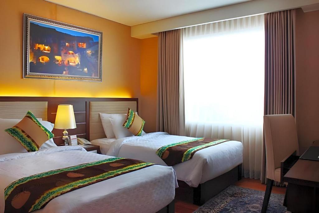 Grand Qin Hotel Banjarbaru Extérieur photo