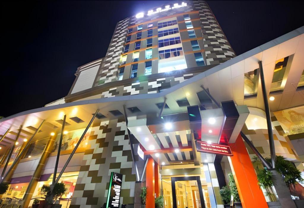 Grand Qin Hotel Banjarbaru Extérieur photo