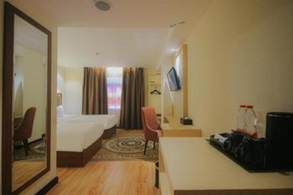 Grand Qin Hotel Banjarbaru Extérieur photo