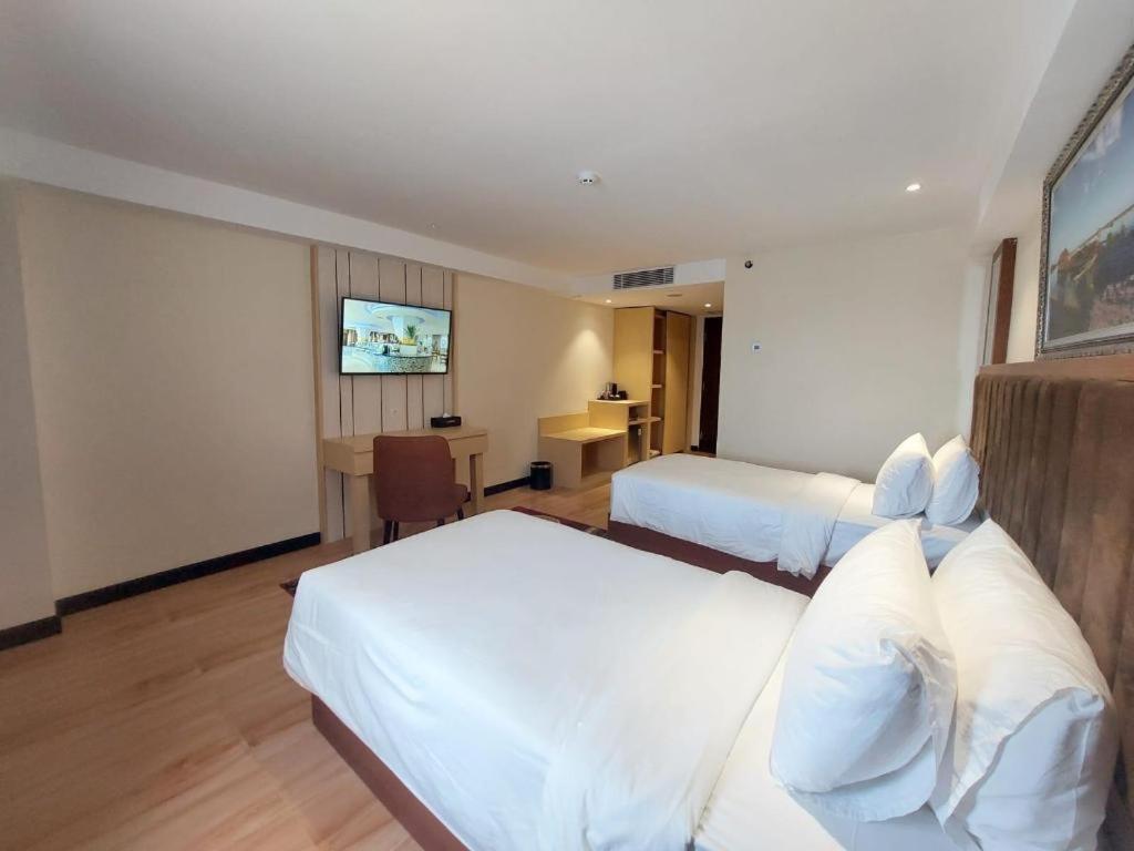 Grand Qin Hotel Banjarbaru Extérieur photo