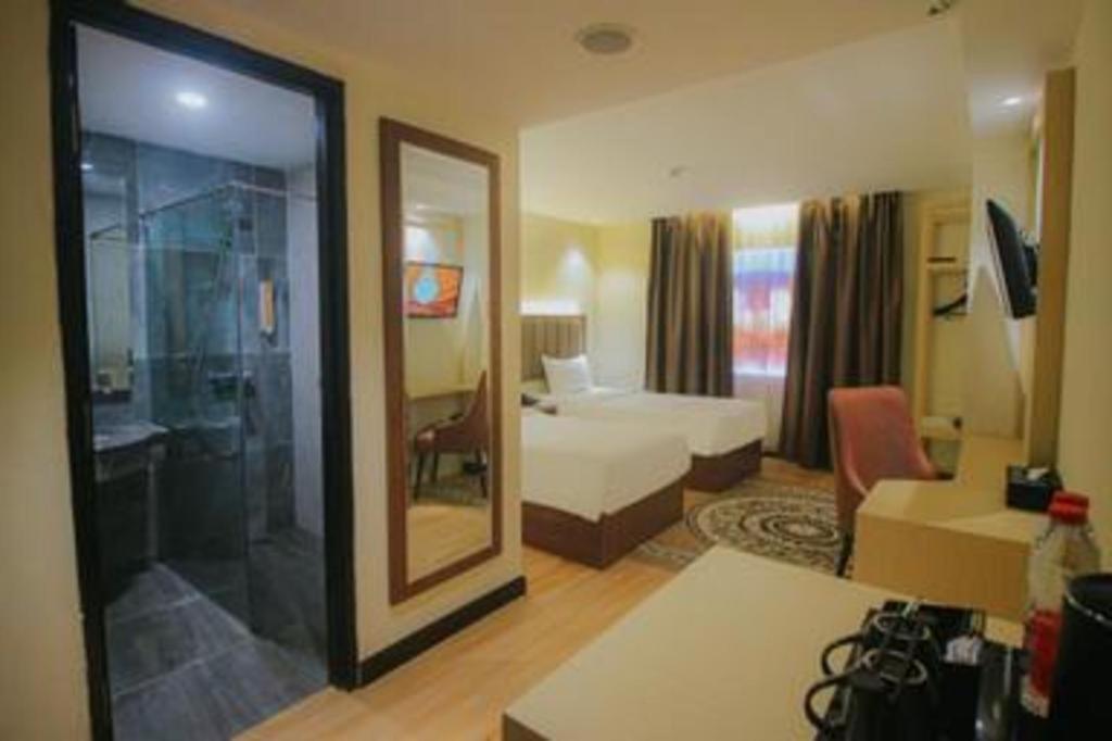 Grand Qin Hotel Banjarbaru Extérieur photo